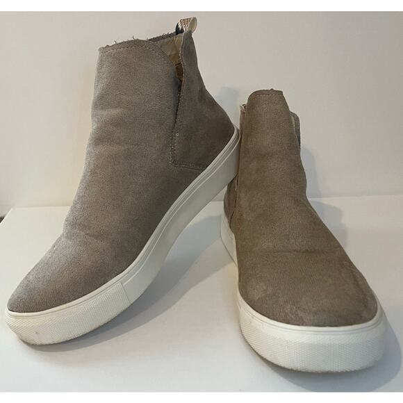 Very G Slip-On Flat Sneaker - Beige - Size 8.5 - Picture 1 of 8